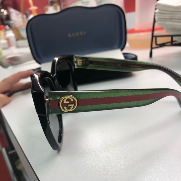 Gucci Sunglasses - Picture 4 of 8
